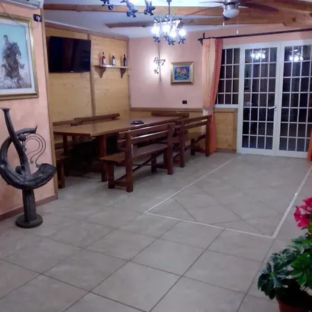 Ilenia Villa *